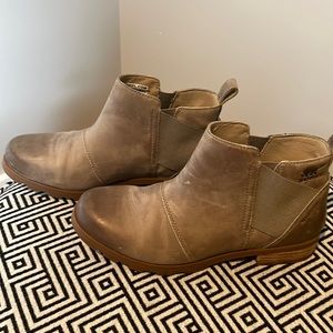 Sorrel Emilie II Chelsea Boots